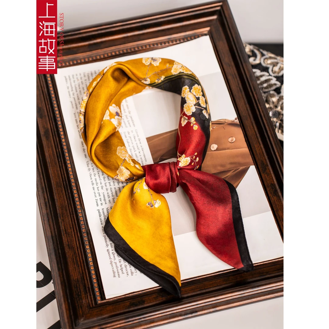 上海故事2024秋冬季新款丝巾妈妈款真丝印花百搭方巾长辈宫墙春梅