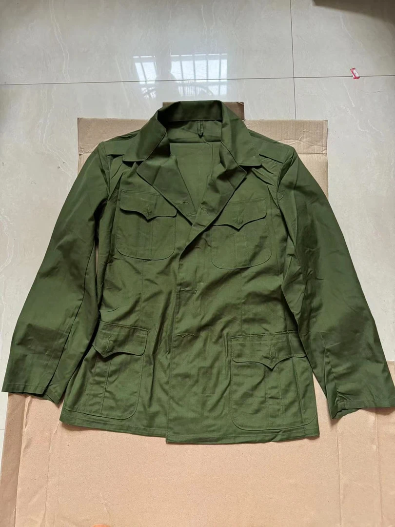 老式铜扣的确良绿色上衣