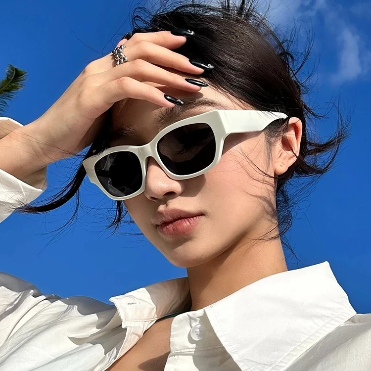 白框猫眼墨镜女款高级感太阳眼镜防晒方形小窄框方圆脸近视带度数