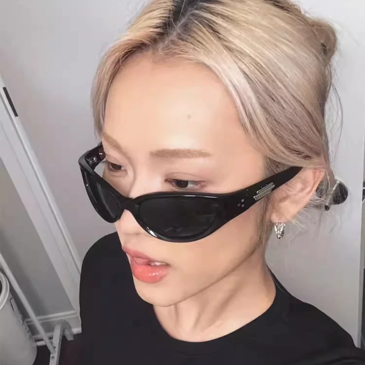 jennie同款猫眼墨镜女款2025新款高级感显脸小辣妹太阳眼镜gm发箍