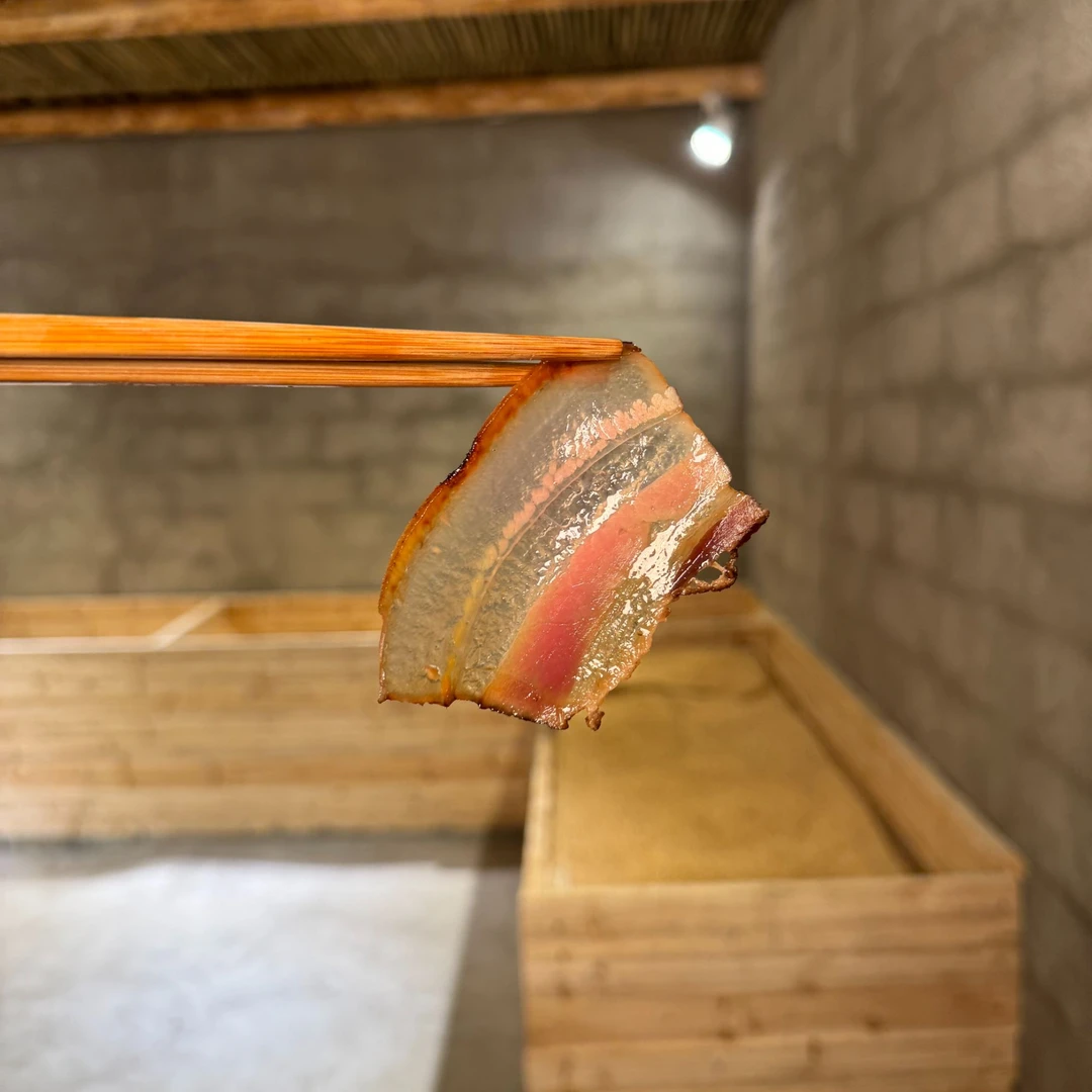 川颠原竹筒五花水晶老腊肉