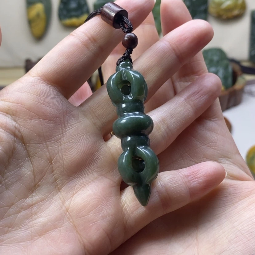 【闪购商品】透闪石质玉吊牌未镶嵌