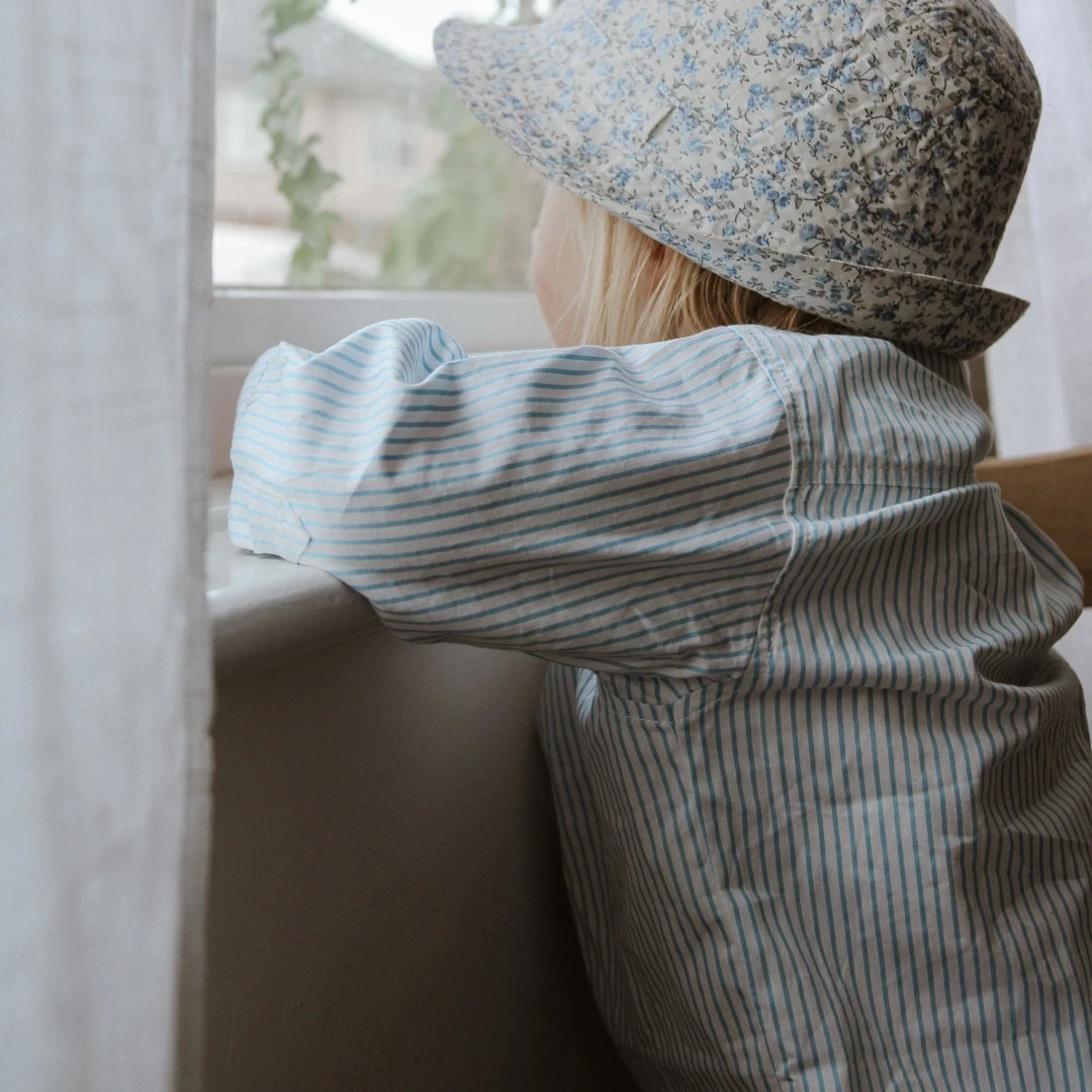 Let's Chill 蓝色条纹衬衫