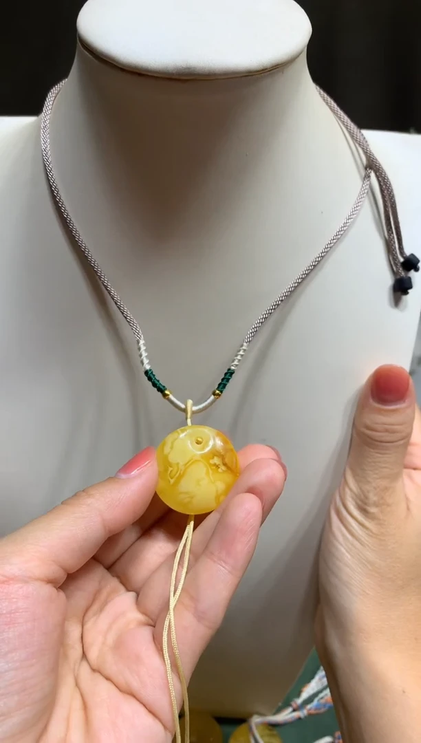【闪购商品】蜜蜡裸石未镶嵌?**当公主扣