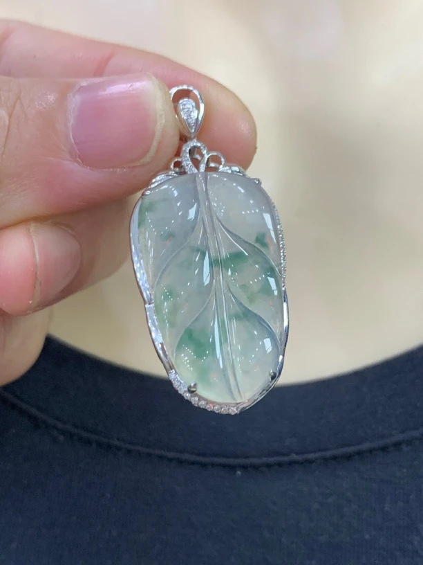 18k金镶嵌翡翠叶子