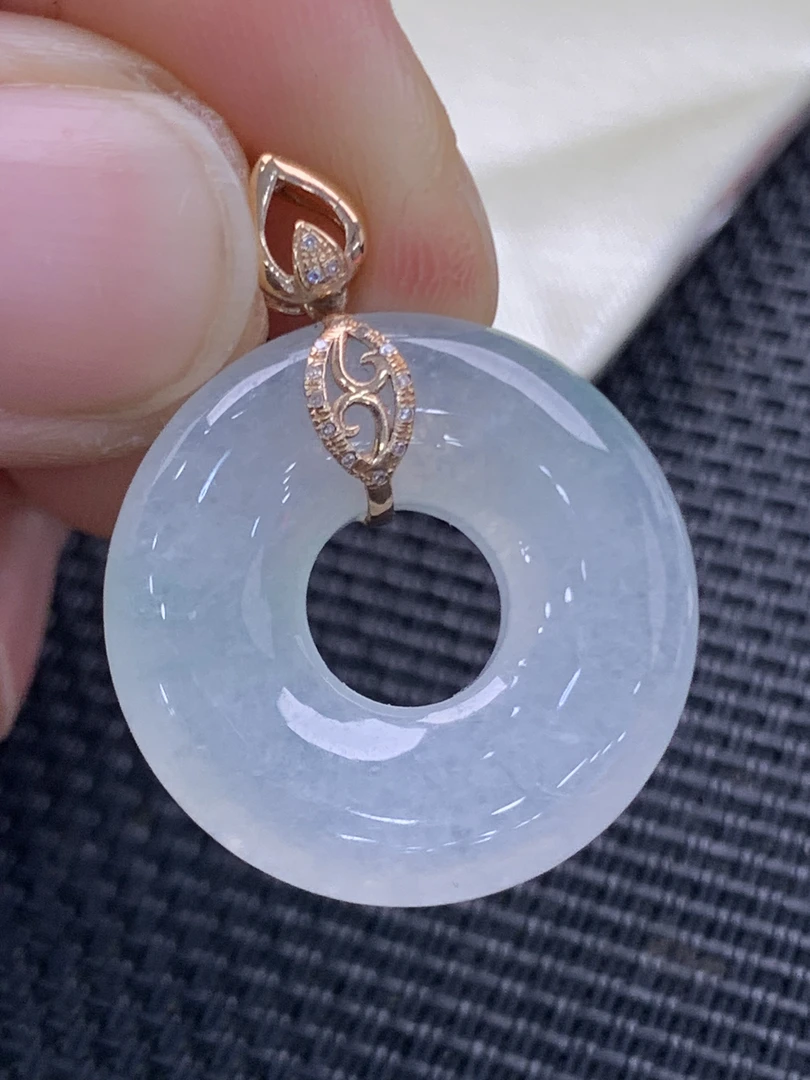 18k天然翡翠平安扣吊坠