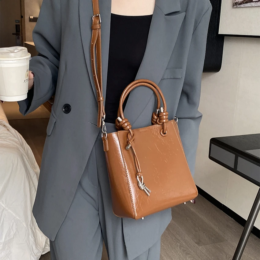 【芝麻集】SKL-5280-太妃棕休闲百搭女士小众简约单肩气质女包