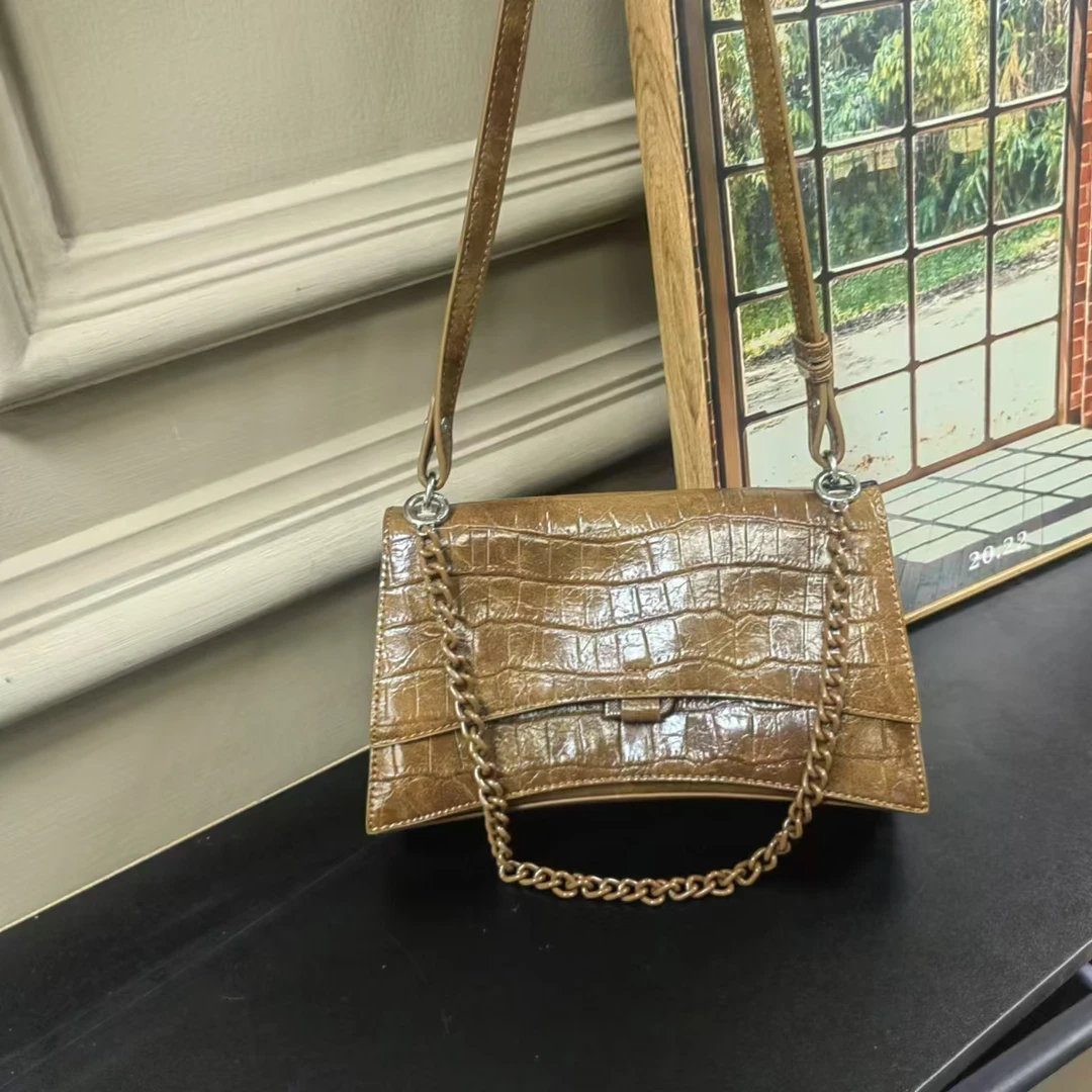 【芝麻集】QYX-9533-1-摩卡棕RAIN.CUN5A皮腋下斜跨轻奢女包