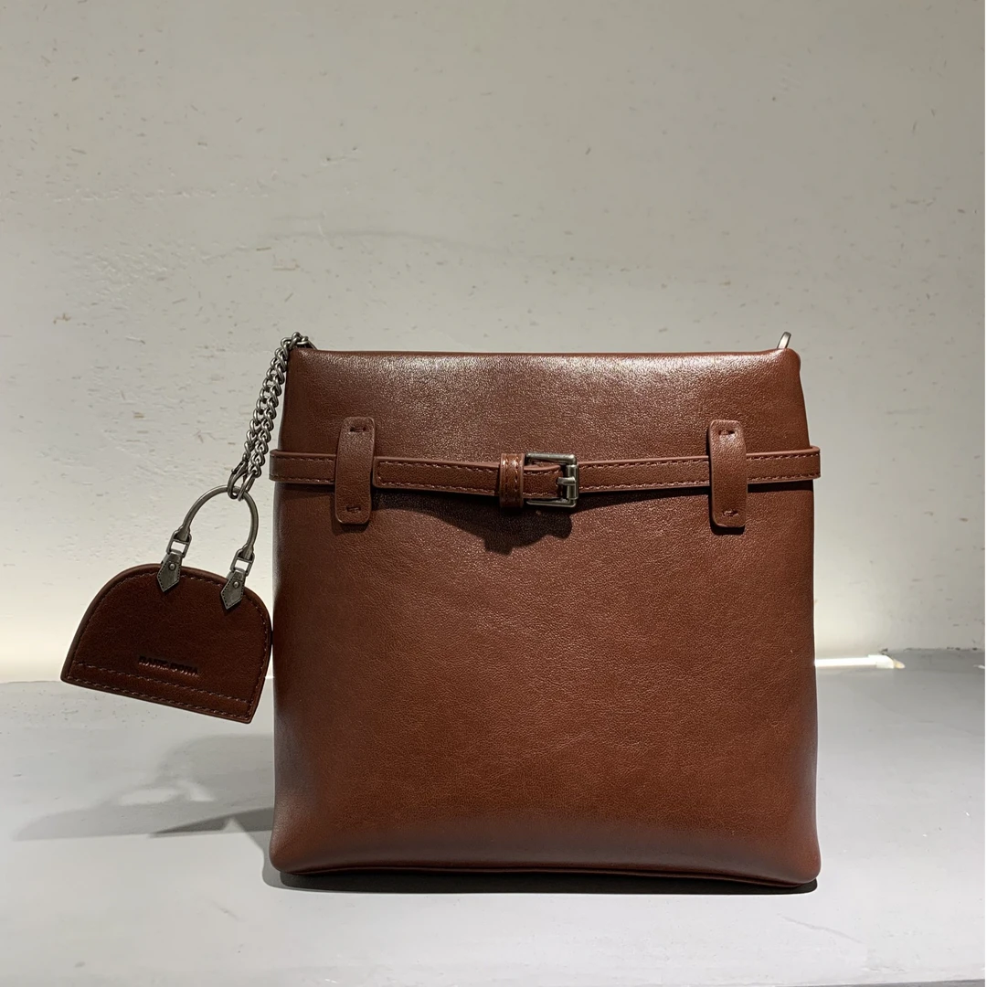 【芝麻集】SK-82600-琥珀棕RAIN.CUN百搭简约腋下斜跨轻奢女包