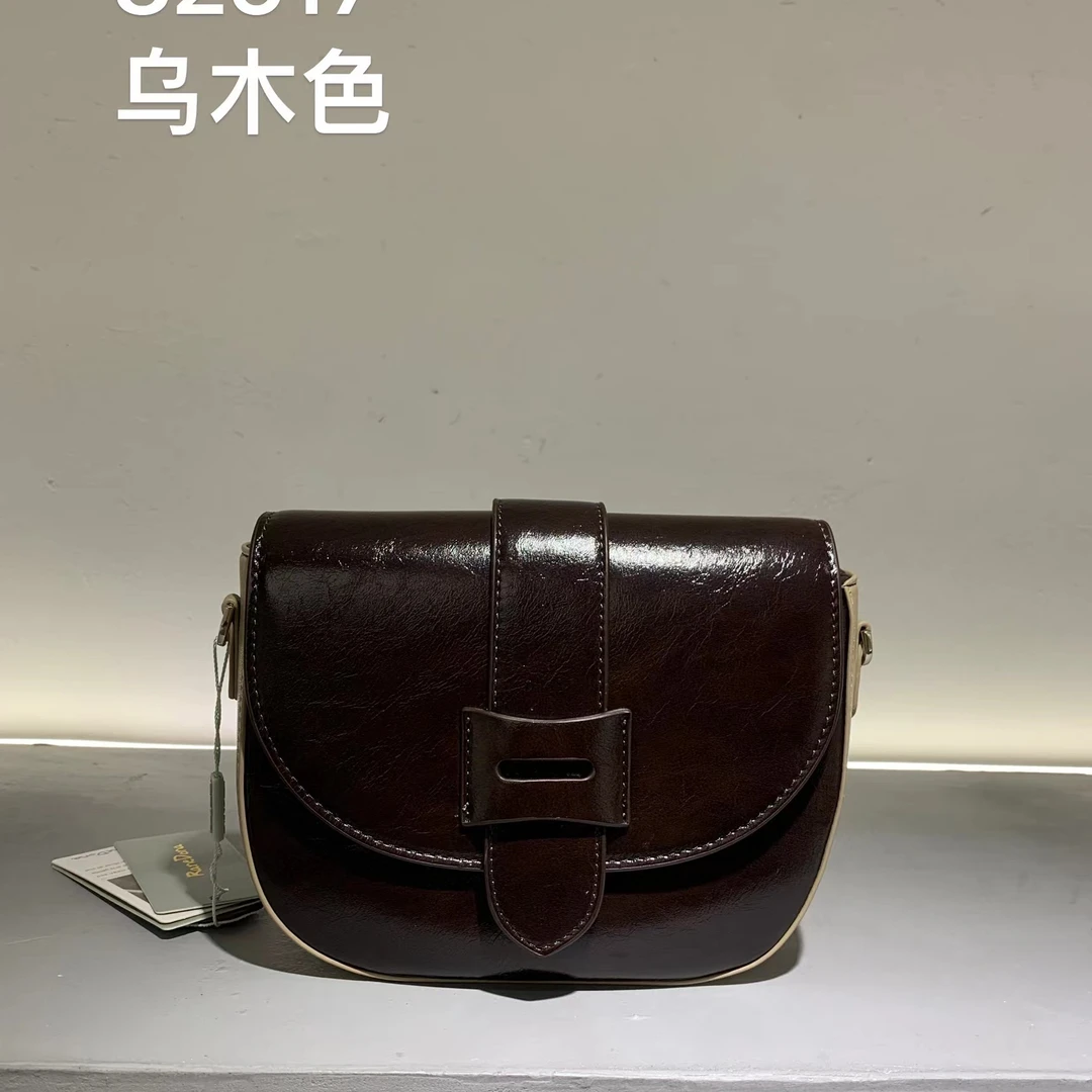 【芝麻集】SK-82517-呜木色休闲百搭女士小众简约单肩气质女包