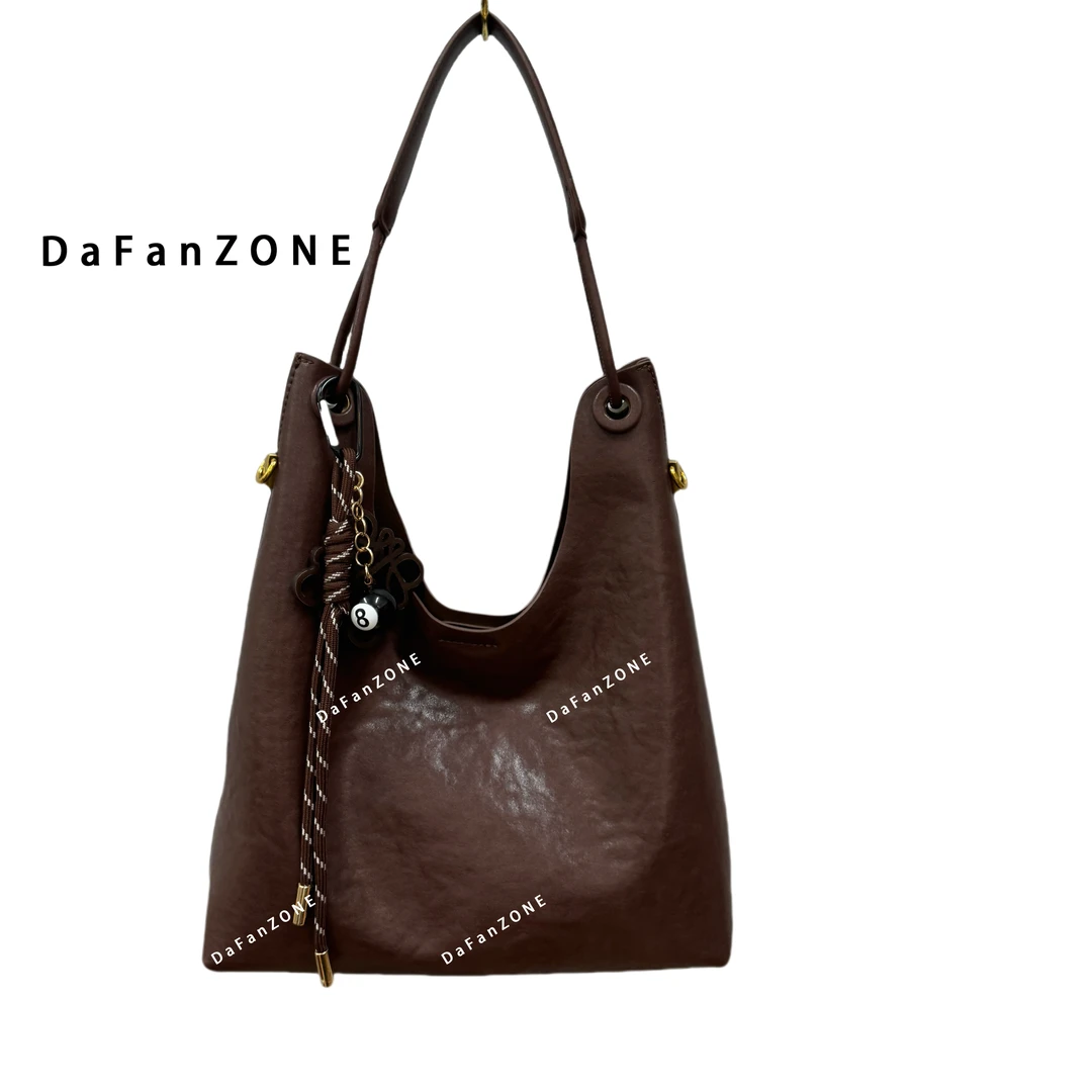 【芝麻集】QYX-9585-1-可可棕RAIN.CUN简约腋下时尚斜跨轻奢女包