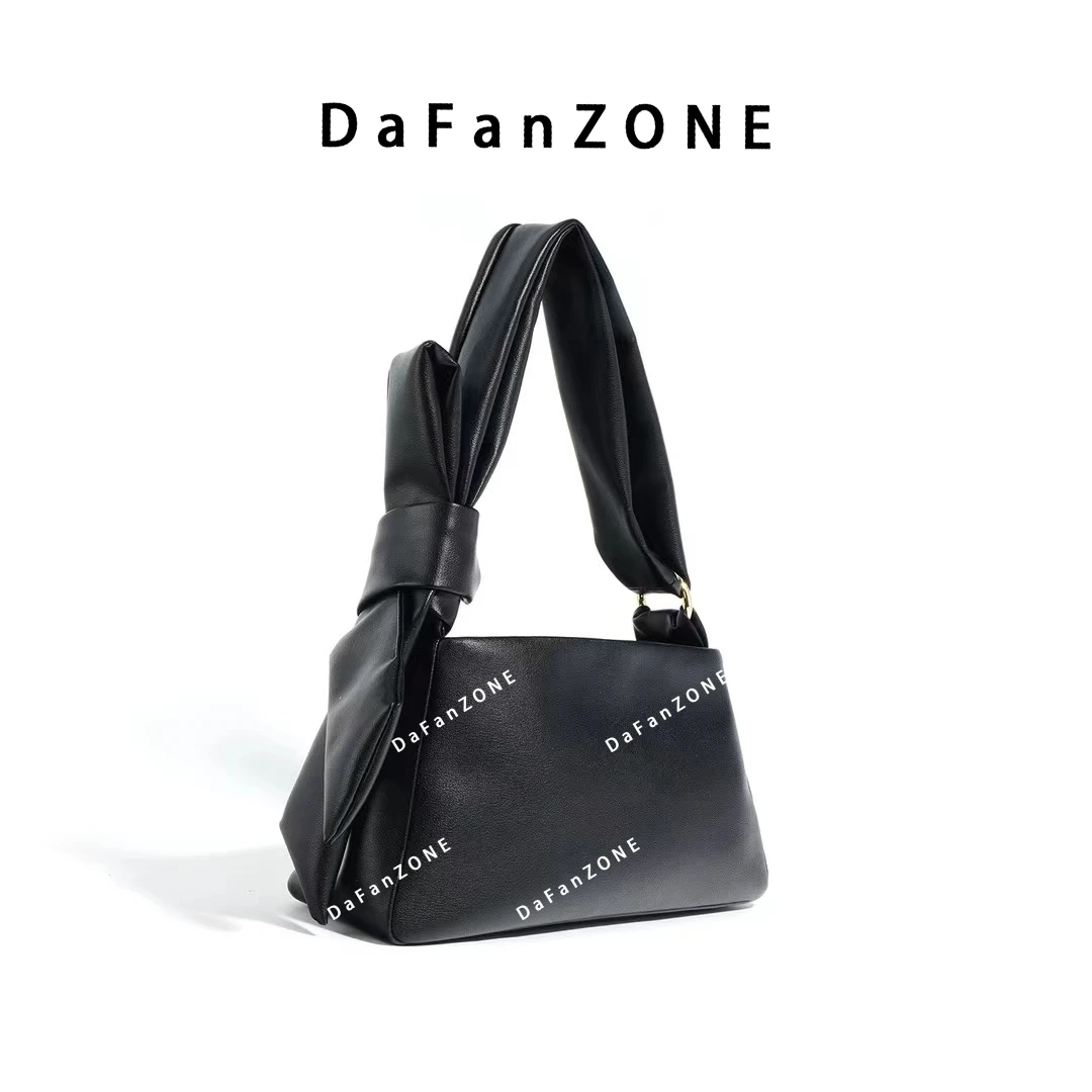 芝麻集】ZG-X9201-黑色RAIN.CUN时尚潮流百搭腋下斜跨轻奢女包