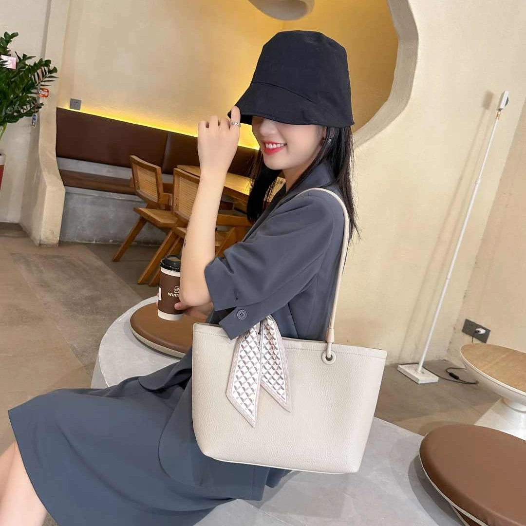 【芝麻集】SKL-7028-米白RAIN.CUN.简约腋下时尚斜跨轻奢女包