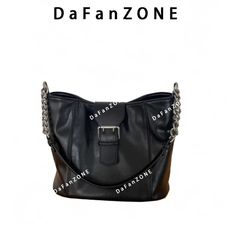 【芝麻集】SK-82665-黑色休闲百搭时尚女士小众简约单肩气质女包