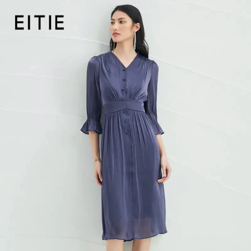 EITIE/爱特爱春夏V领五分喇叭袖优雅纯色气质时尚连衣裙6607355