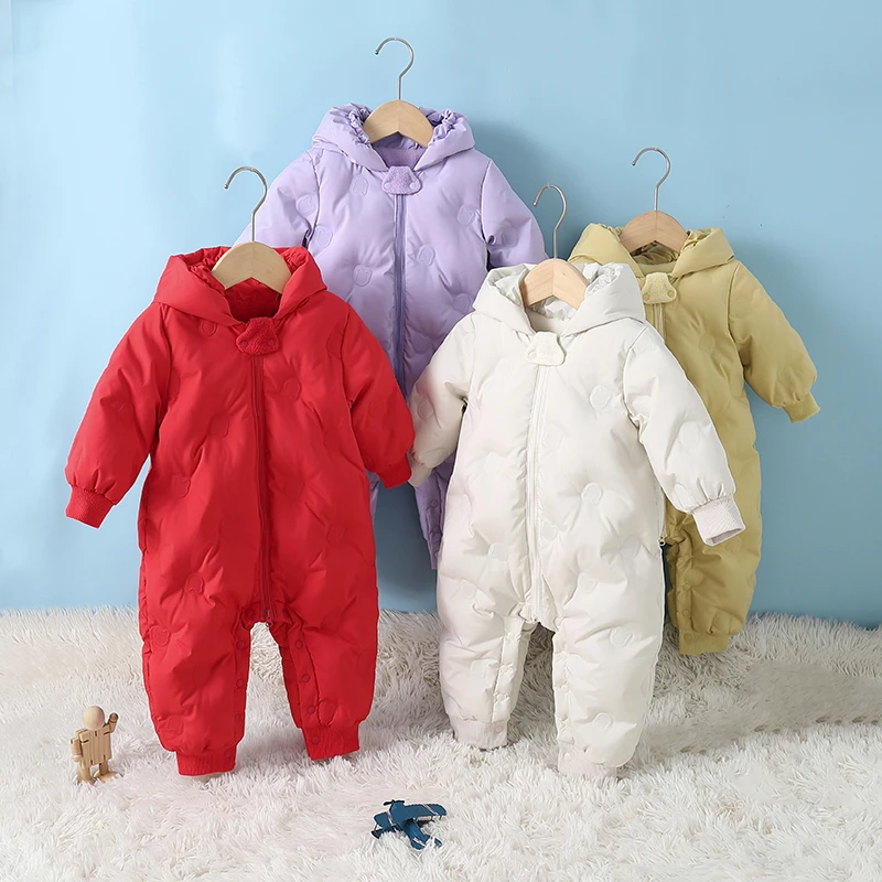 商场同款反季婴儿羽绒服连帽保暖连体衣24冬季外出服新生爬服哈衣