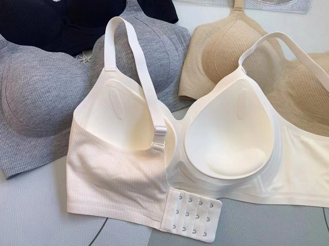【A146】提拉聚拢奶嘴胶软支撑女士文胸罩秋冬内衣舒适无痕