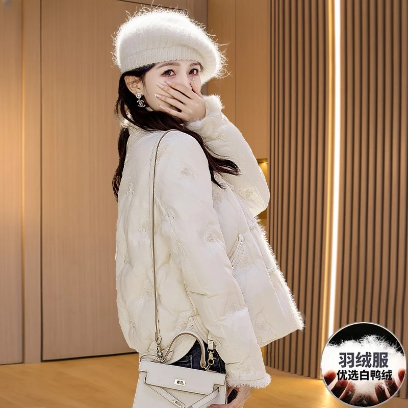 小香风轻薄羽绒服女短款2024冬新款小个子高端洋气名媛白鸭绒外套