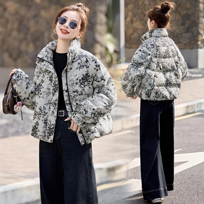 短款羽绒服女冬季2025新款小个子欧货洋气复古水墨印花立领面包服