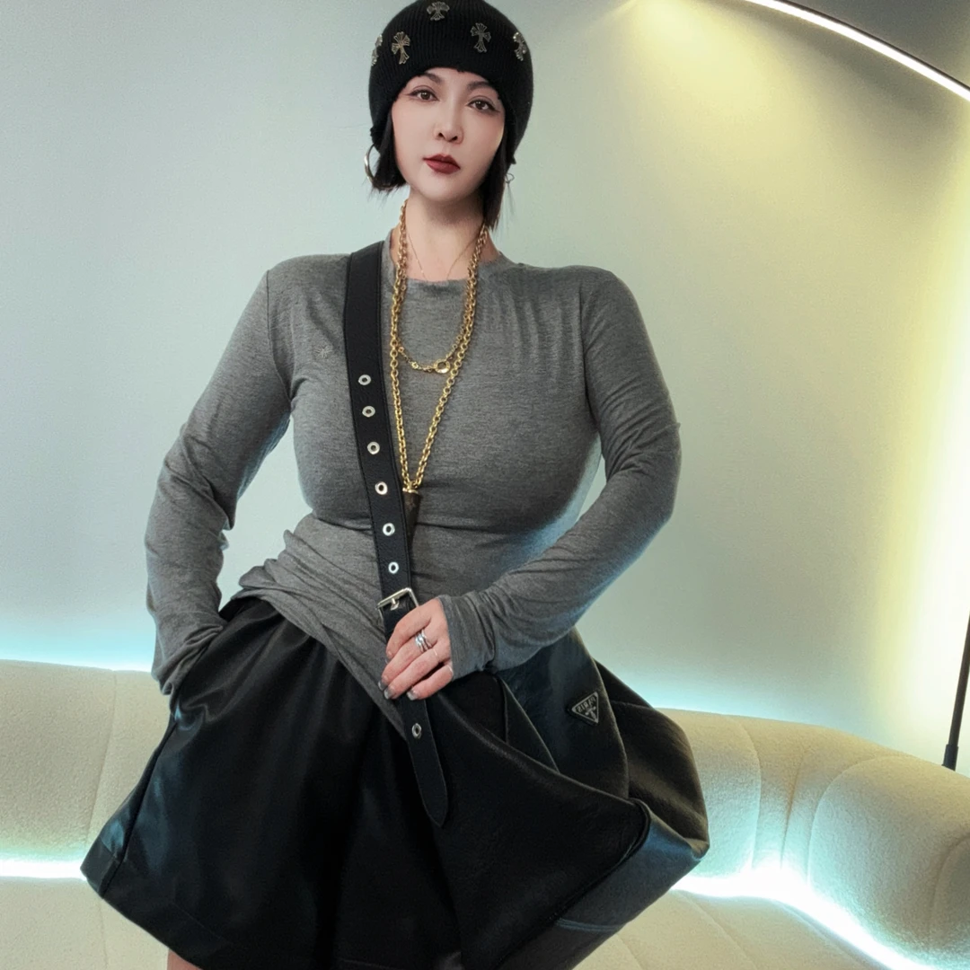 刺绣小蜜蜂定制超大弹力面料修身打底衫