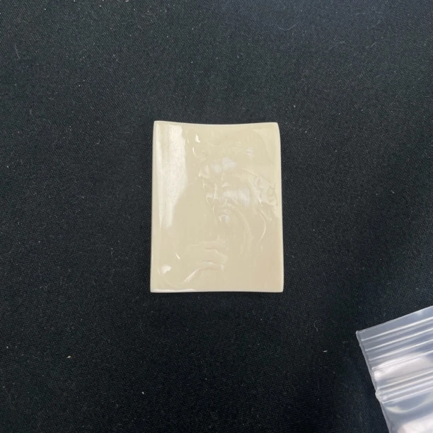 【p03056】8.6克猛犸牙关公方牌吊坠