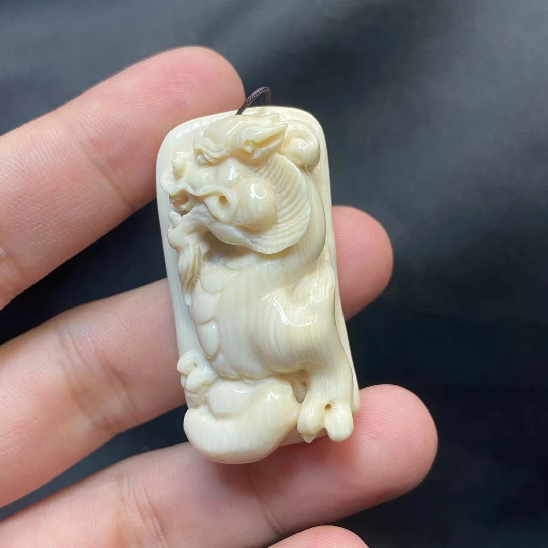 【P00038】猛犸牙45x23x15mm祥龙挂件