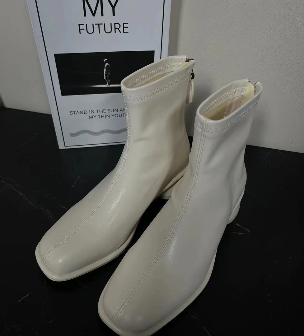 【 雨•美 推荐 】773-1米白色方头英伦风复古中跟短靴机车马丁靴