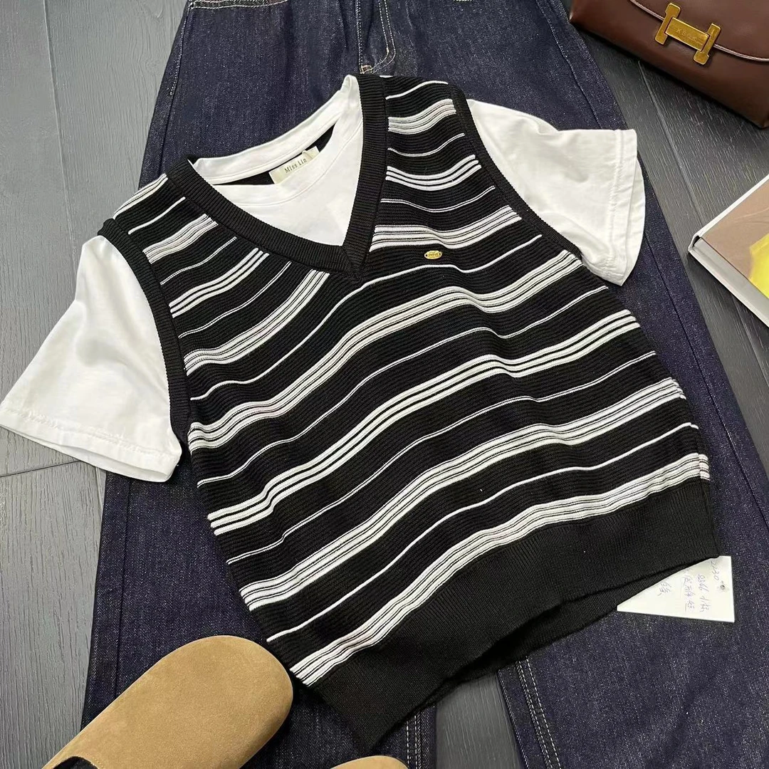 【 雨•美 推荐 】8846黑白条纹色假两件长袖针织上衣