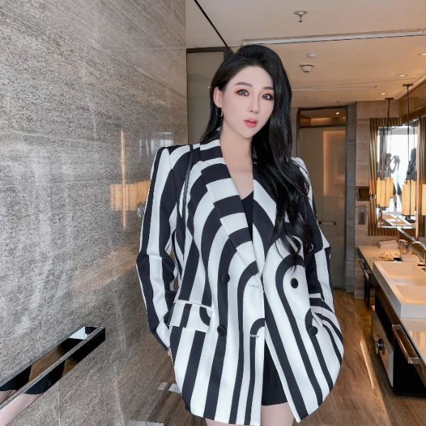 【宝姐家/西装上衣】早秋新款斑马纹时尚西装外套24256