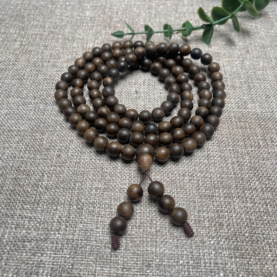 H08莺歌绿奇楠沉香0.8多圈手串（多样性发1条）