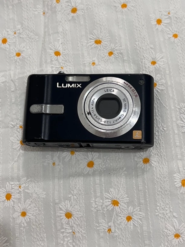 9新 Panasonic/松下  松下fx10 塑料外屏小裂不影响（no退no换）