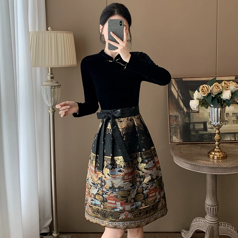 2024年新款时尚中国风长袖金丝绒拼接连衣裙秋季气质新中式马面裙