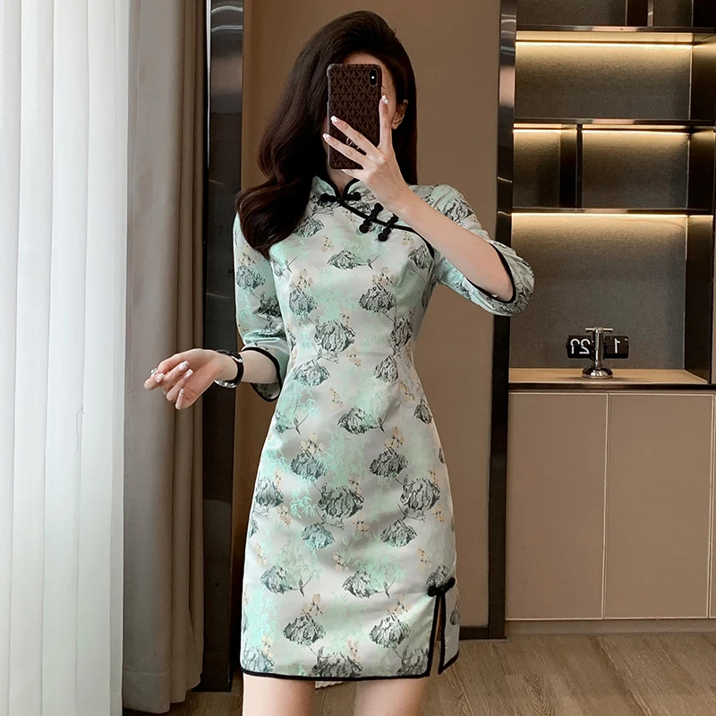 新中式国风女装2024年春装新款高级感超好看高端精致小个子连衣裙