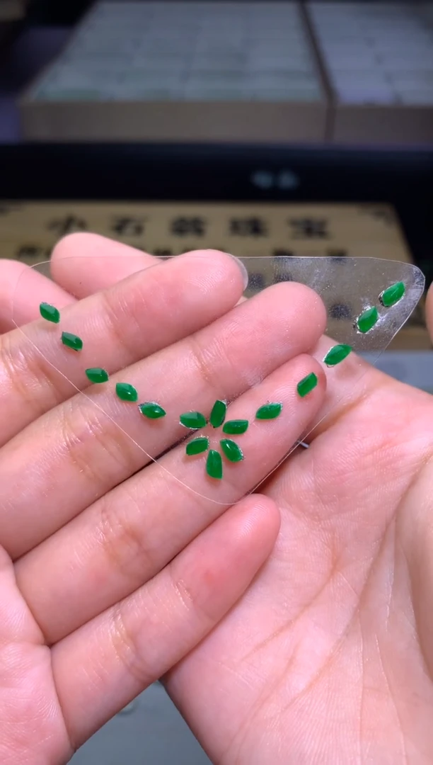 【闪购商品】定制翡翠未镶嵌毛货