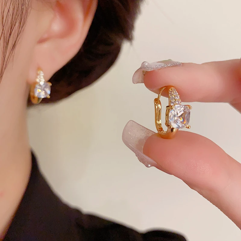 铜合金耳饰 韩式简约耳扣高级感轻奢时尚气质小巧百搭日常耳环女