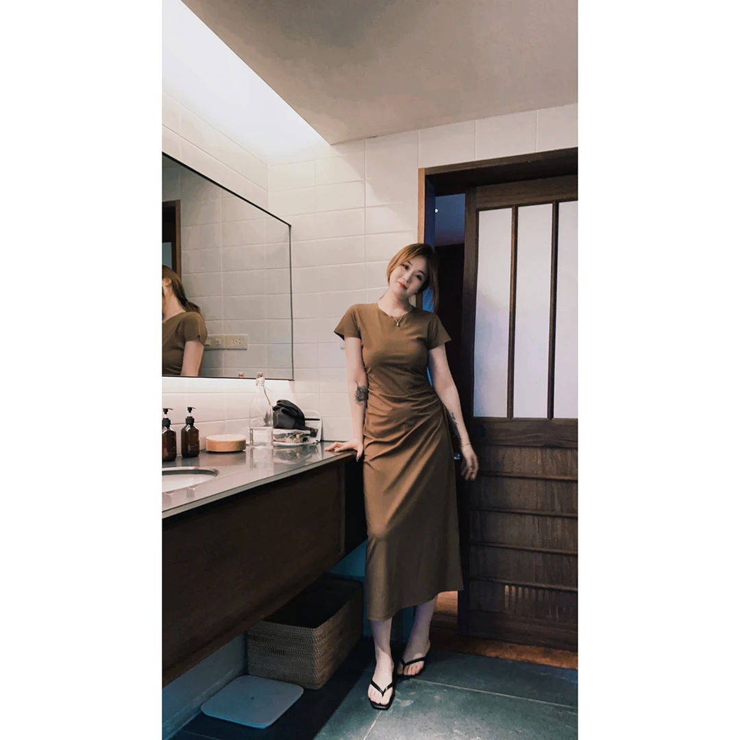 OSENSO“肌肤之花”显瘦夏季法式轻奢圆领调性抽绳连衣裙QZ230420