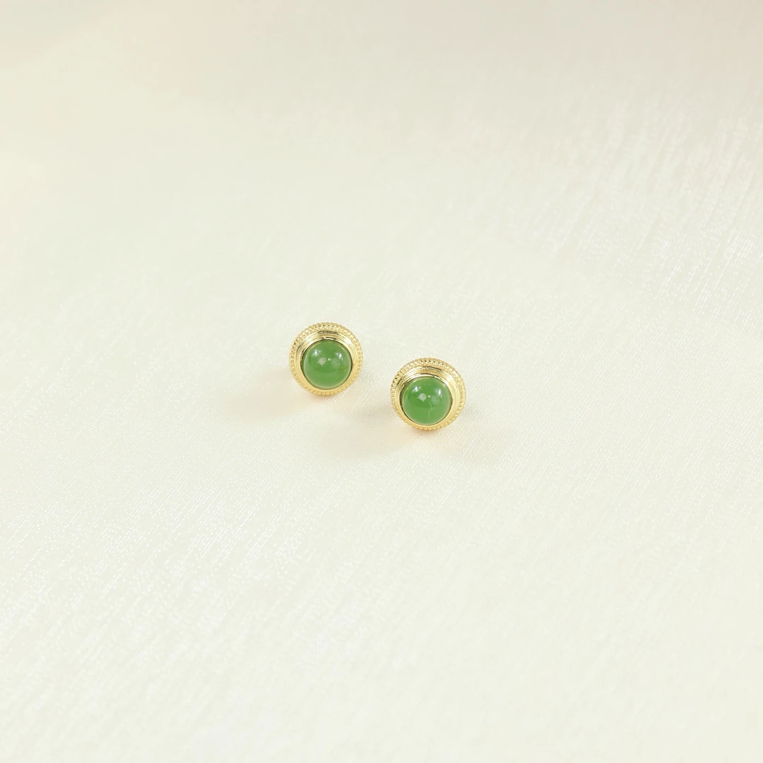 【故宫甄品】和田玉碧玉圆蛋面耳钉（和田玉，耳钉）