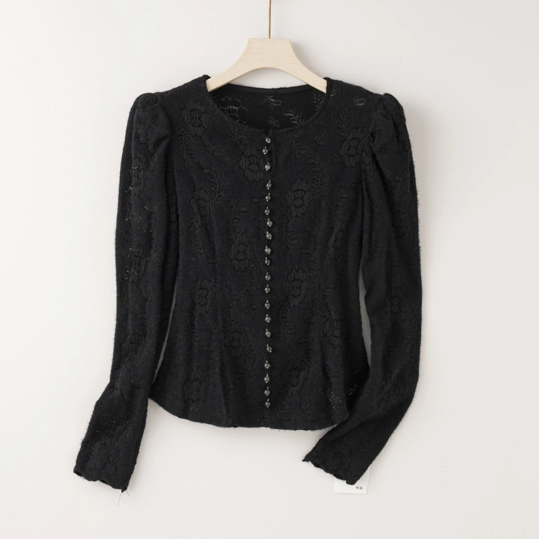 【特价-占单者限购】Q1691 秋冬新款圆领洋气纽扣装饰蕾丝衫修身