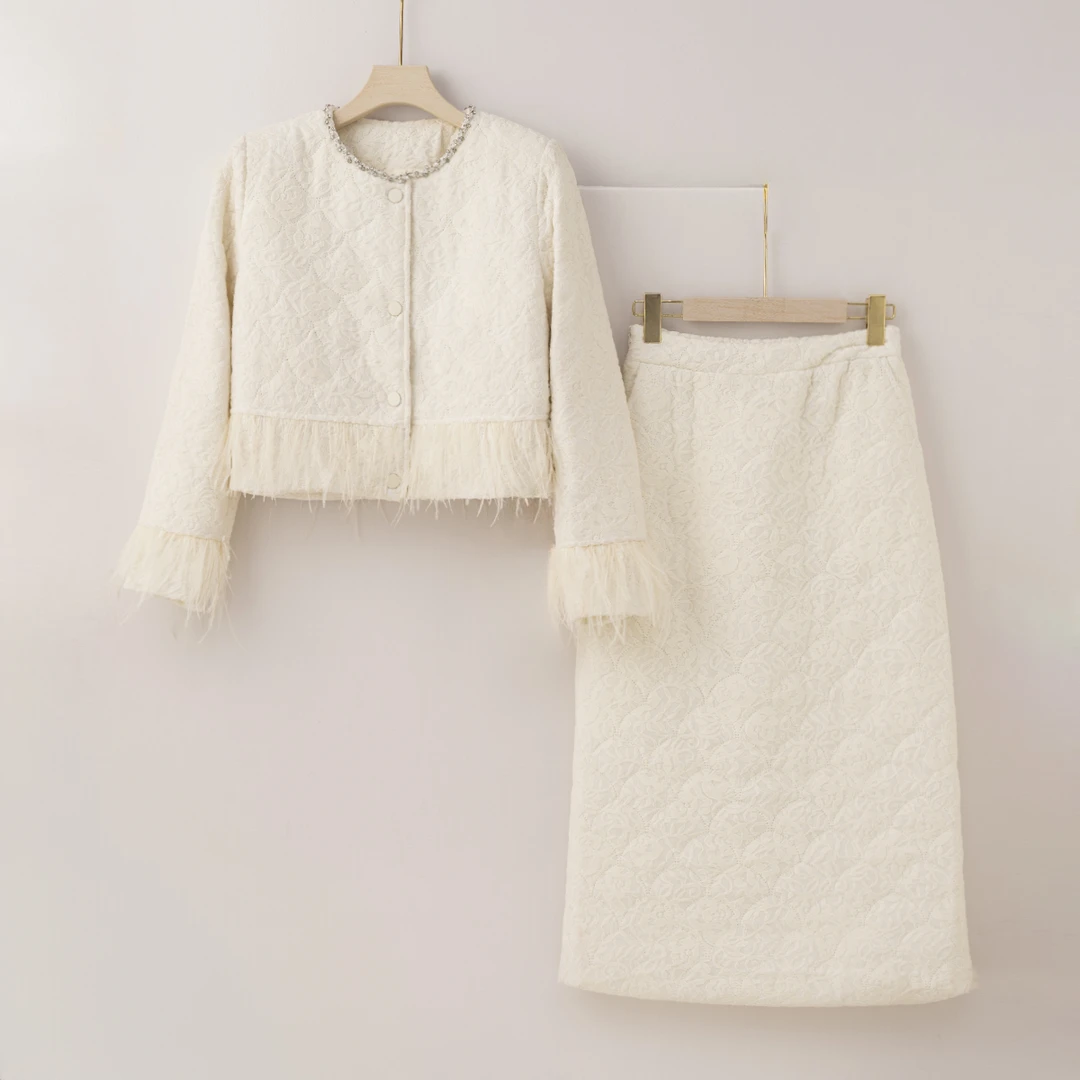 Q1730 超仙羽毛流苏设计休闲轻薄秋冬短款羽绒服套装 8820