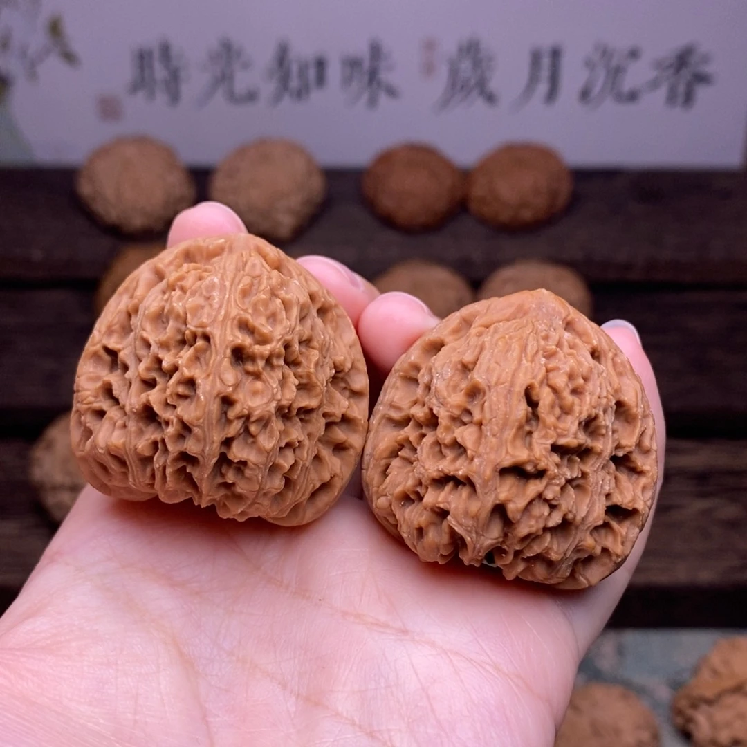 文玩核桃吊坠全品38尺三角南疆石1141