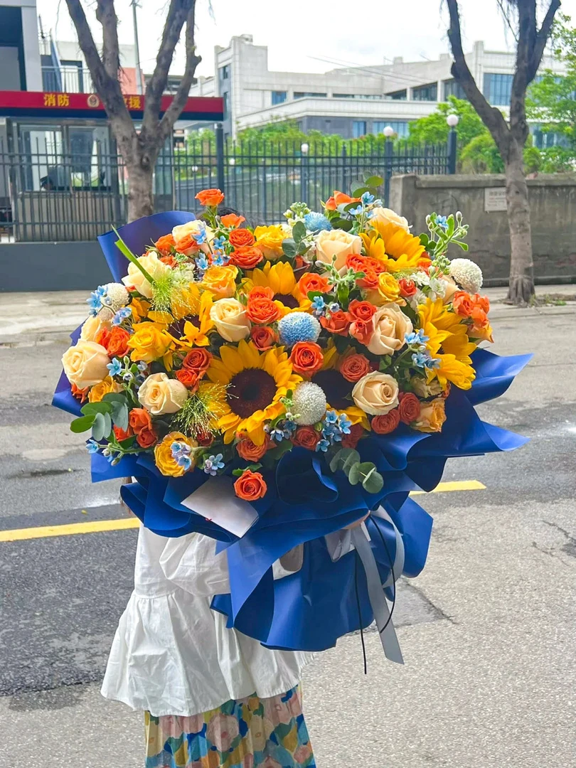 【光辉岁月】6朵向日葵混搭玫瑰兵乓菊鲜花送朋友送长辈生日祝福感恩礼物花店鲜花花束小时达同城配送