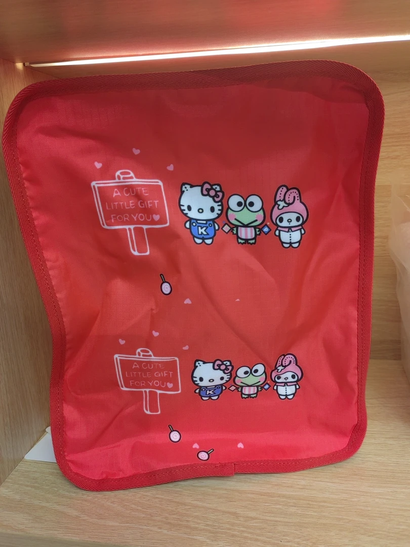 K1436竖版小衣袋红kitty和朋友们