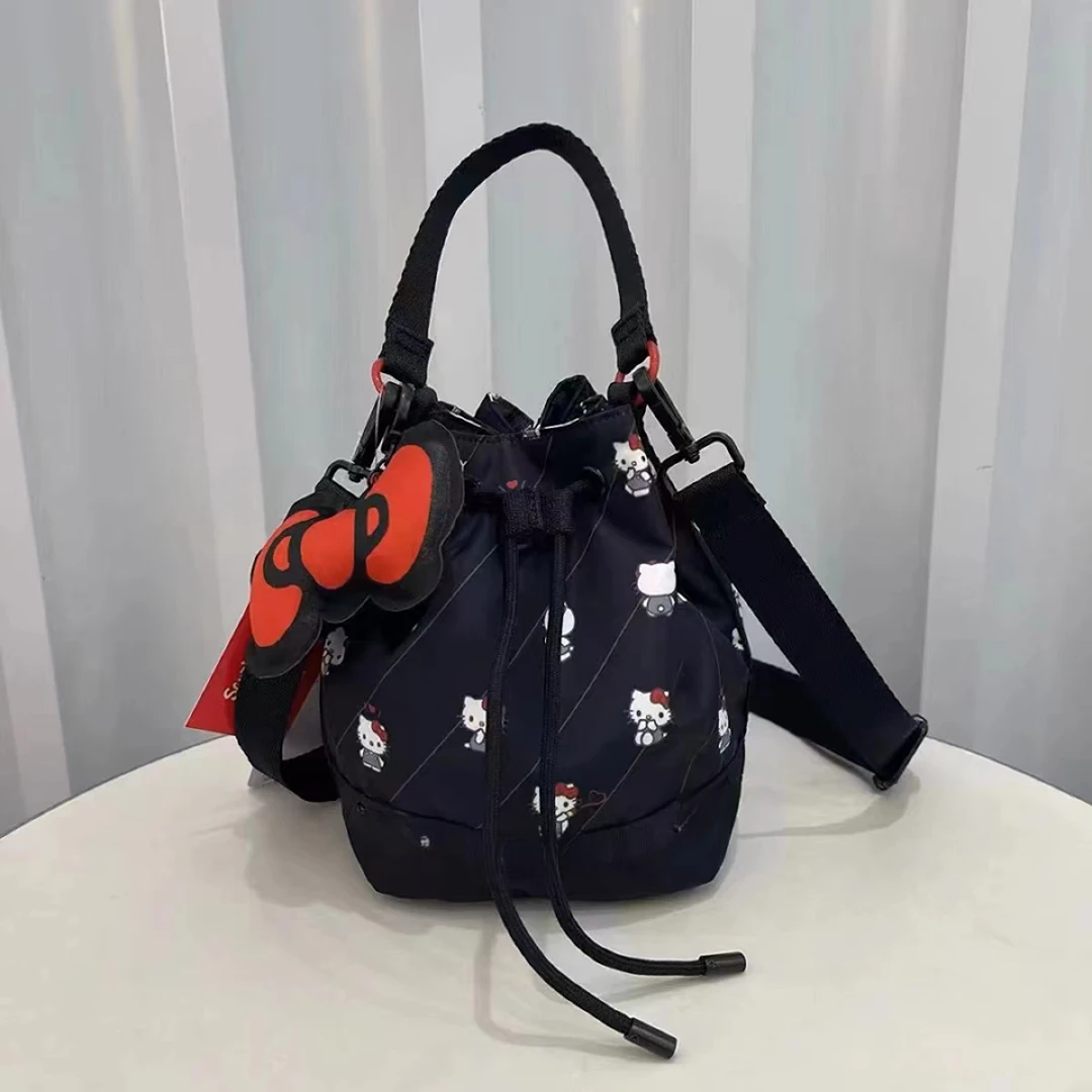 K131猫带挂件水桶包131