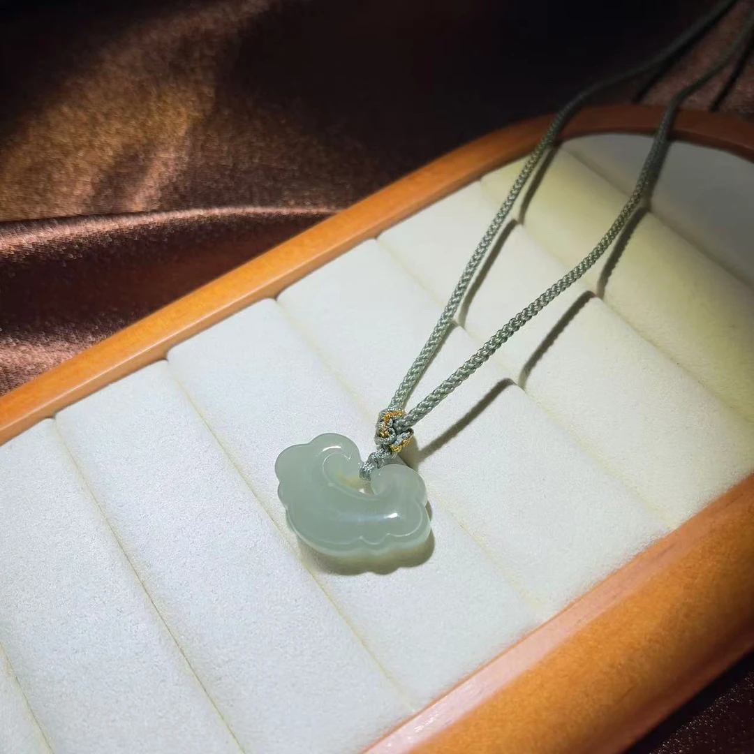 DZ913  和田玉晴水如意锁吊坠（多样性发一）25*16*5.5mm