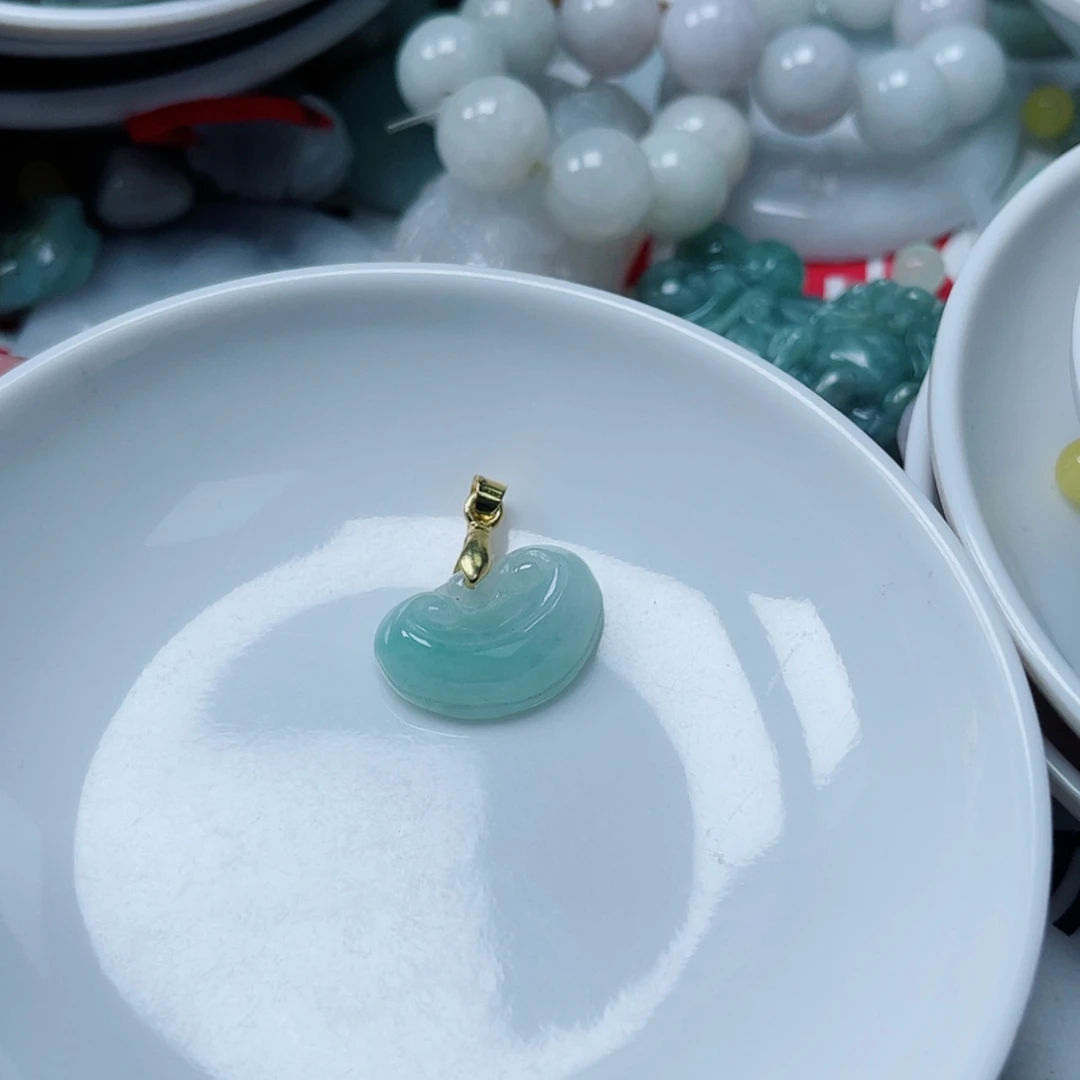 【闪购商品】翡翠小件未镶嵌憨***球