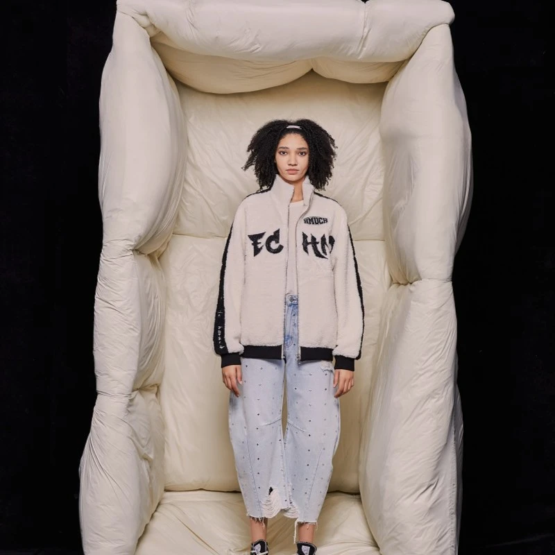 南京德基TCH-潮牌时尚休闲冬季一体摇粒绒外套男女同款S69D278005