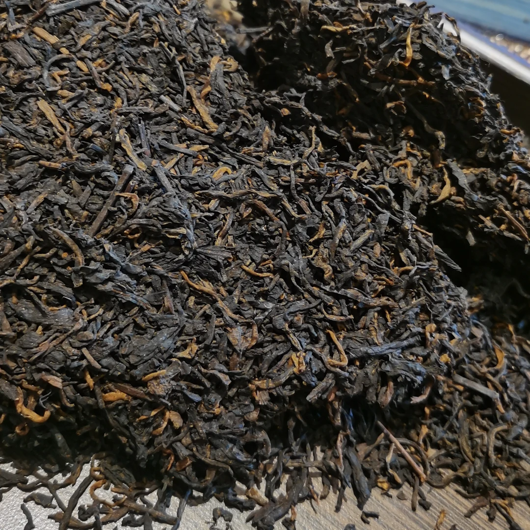 2006年药香六堡茶 滋味醇滑细腻，回甘甜润