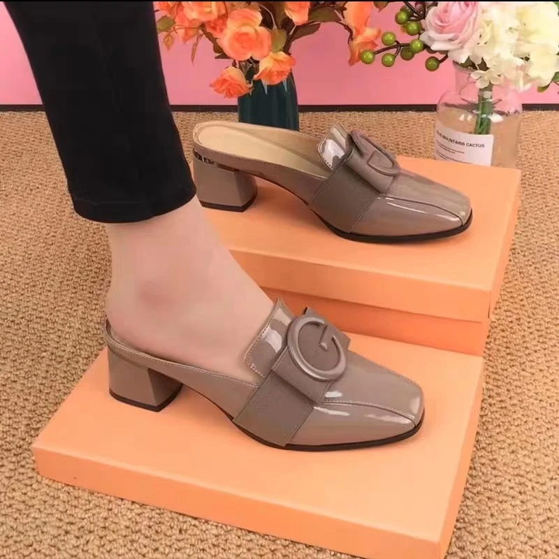 2025新款夏季包头外穿半拖鞋女中跟真皮凉鞋半托女鞋漆皮穆勒单鞋
