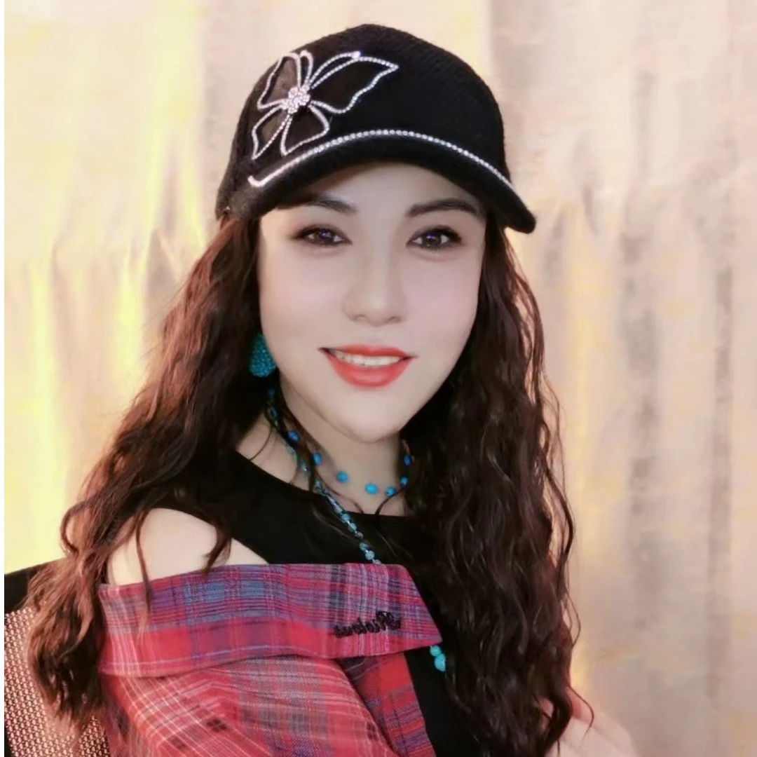 假发一体鸭舌帽毛绒休闲百搭棒球帽显脸小40CM玉米烫假发特别减龄