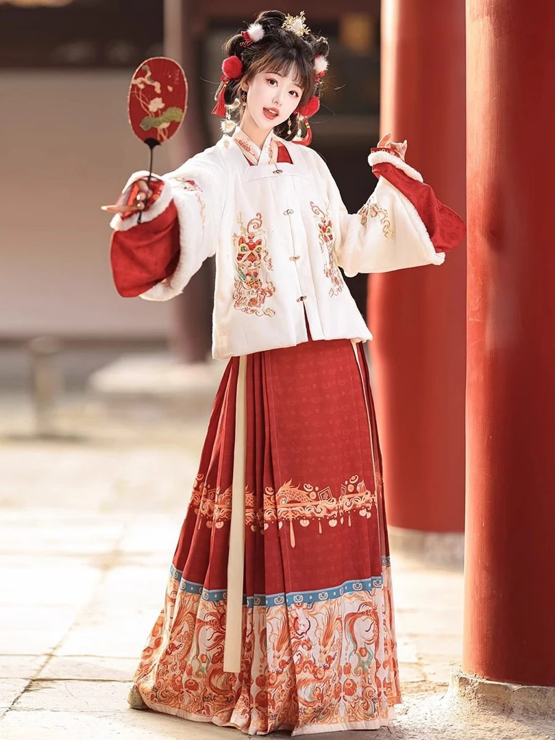 玲珑福福原创冬季明制汉服女马面裙中国风龙年新年拜年服古装全套